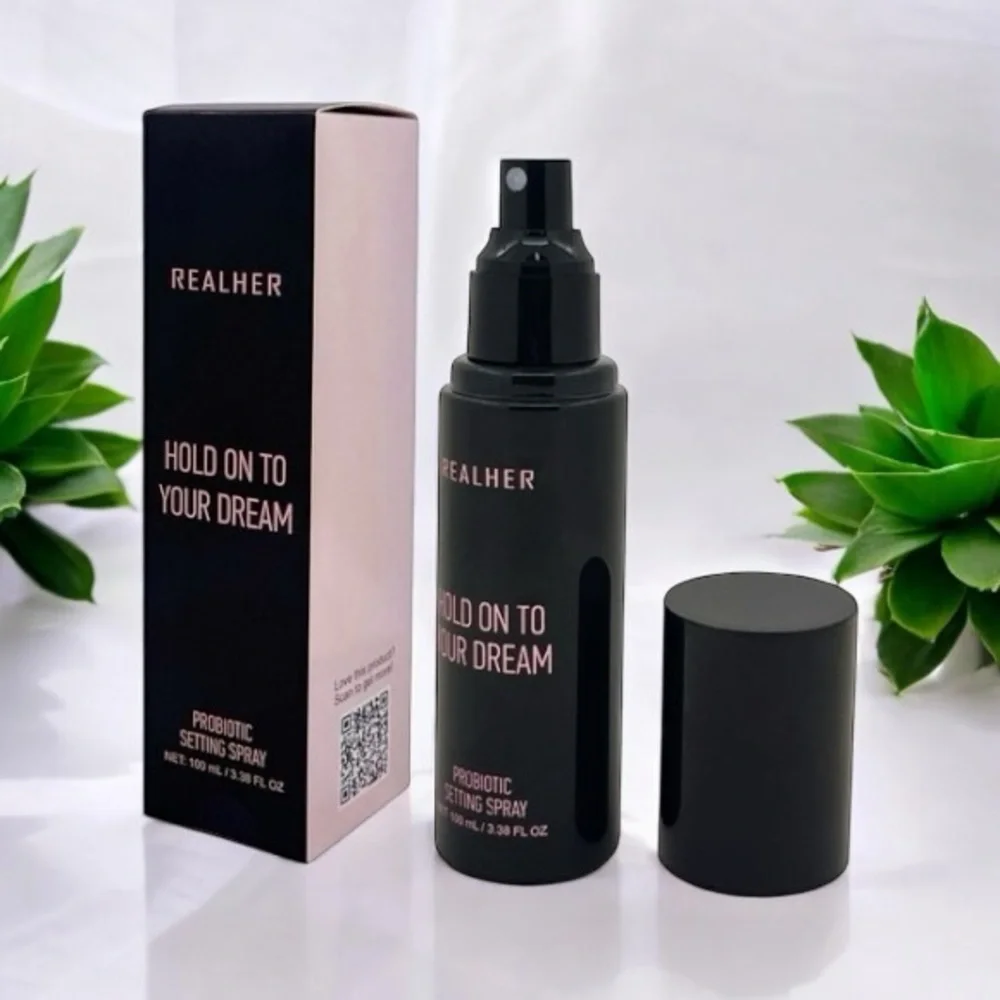 RealHer Hold On To Your Dream Probiotic Setting Spray - Black & Pink